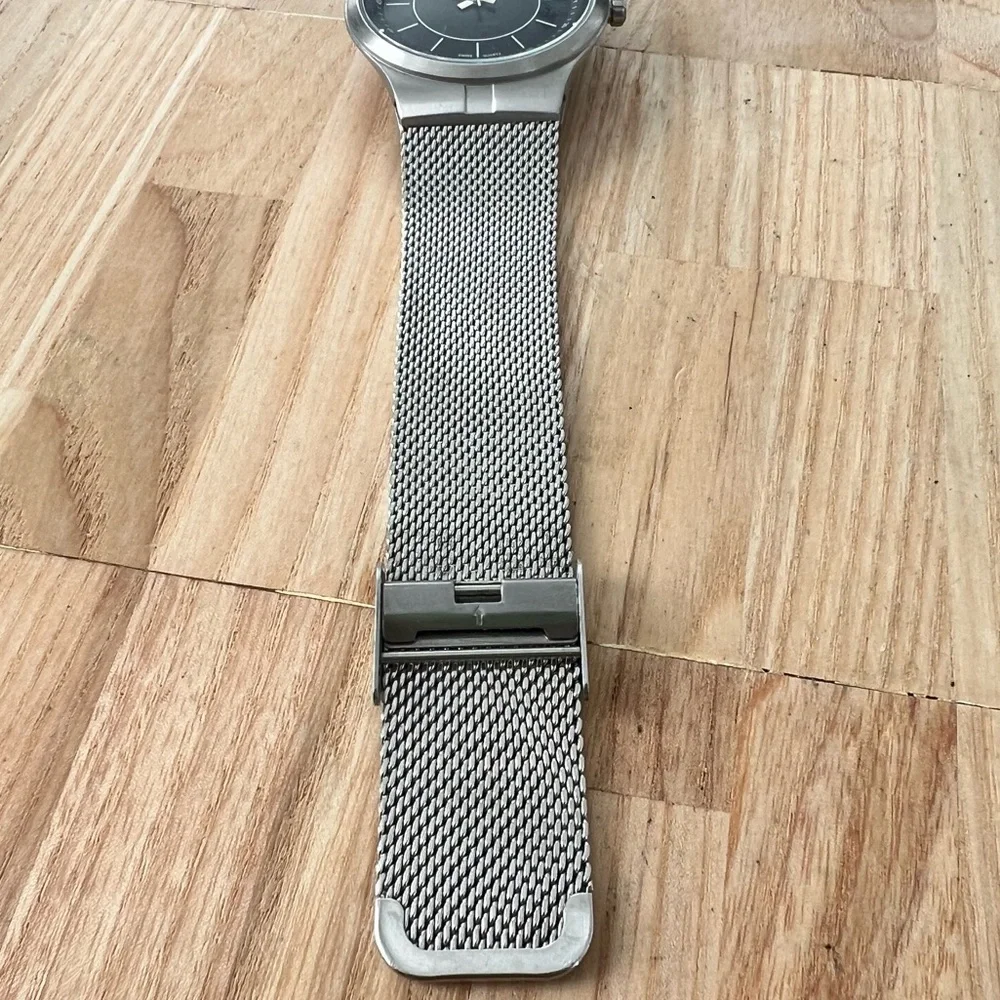 Johan Eric Denmark black dial stainless steel Swiss dress watch NEW BATTERY